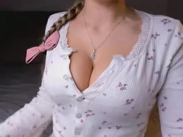 Away 3stepsaboveheaven on Chaturbate