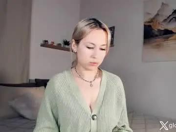 Chaturbate _golden_moon_ is Freechat _golden_moon_ — Tip 60 tokens to roll the dice and win a prize!