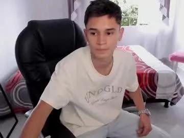 Freechat aron_boyy on Chaturbate