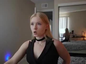 Freechat bestblondiiecb on Chaturbate