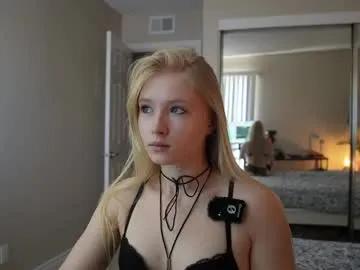 Freechat bestblondiiecb on Chaturbate