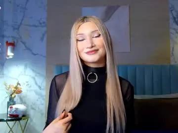 Freechat carolreeves on Chaturbate