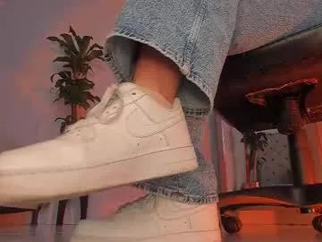 charlotte__grey — Naughty girl with naught feet, come and enjoy it #feet #latina #pantyhose #leggings #hairypussy