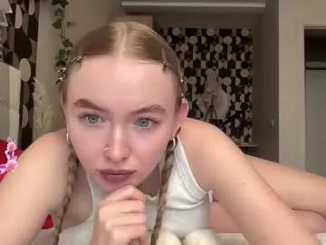 Freechat charming_daisy on Chaturbate