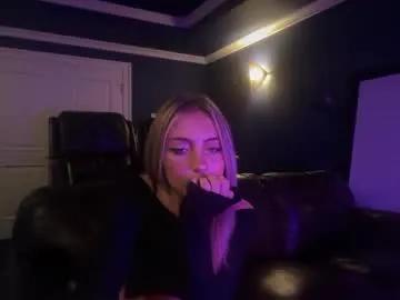 Freechat chloeros3e on Chaturbate