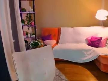 Freechat christinaconteeree on Chaturbate