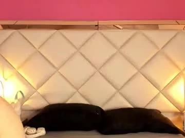 Freechat daphne_and_roger on Chaturbate