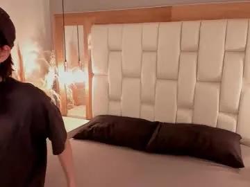 Freechat daphne_and_roger on Chaturbate