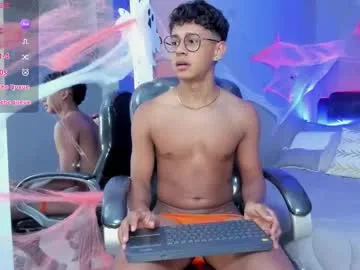 Group dawn_16 on Chaturbate