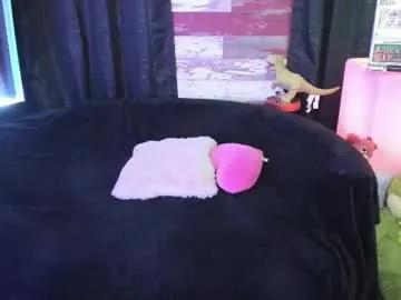 Freechat elle4you on Chaturbate