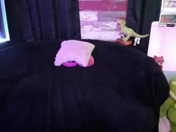 Freechat elle4you on Chaturbate