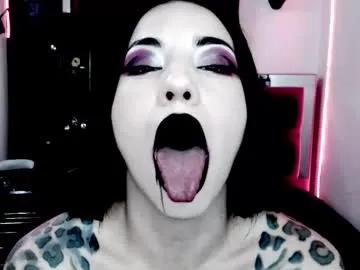 Freechat emearld_black on Chaturbate