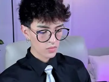 erisleon on Chaturbate