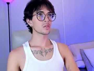 erisleon on Chaturbate