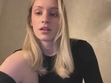 Freechat fflloowweerr on Chaturbate