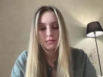 Freechat fflloowweerr on Chaturbate