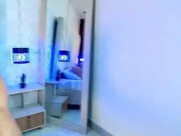 gimenalyam_t — Cum en publico  [420 tokens left] #slave #atm #bdsm #anal #couple