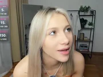 Freechat glossybabe_ on Chaturbate