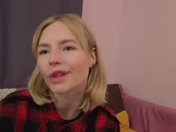 gwenkevwitch — goal :  guess the color of my panties    <3 My name is Jannie and im very new here!! ^^ #shy #blonde #feet #young #new [0 tokens remaining]