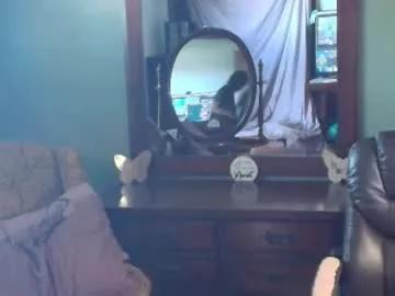 Freechat hidden_gold_milf on Chaturbate