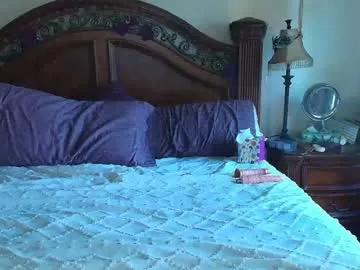 Freechat hidden_gold_milf on Chaturbate