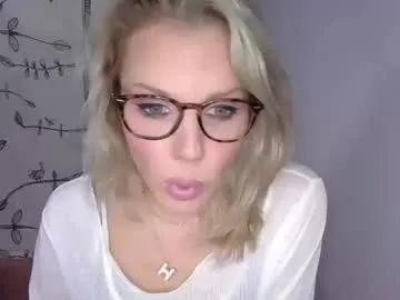 Away holly_bourbon on Chaturbate