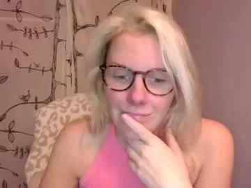 Away holly_bourbon on Chaturbate