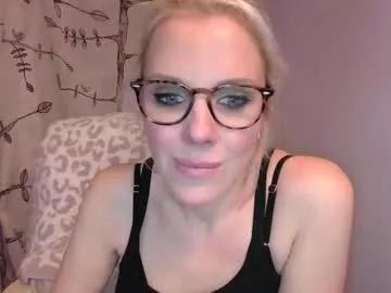 Away holly_bourbon on Chaturbate