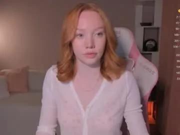 Freechat honeyautumn on Chaturbate