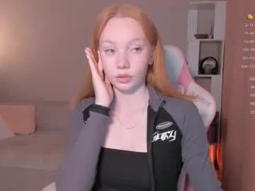 Freechat honeyautumn on Chaturbate