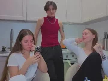 ihavepaws33 — kissing girls  #bigboobs #smalltits #shy #new #petite [250 tokens remaining]