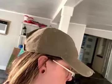 Freechat intothewoodswego on Chaturbate