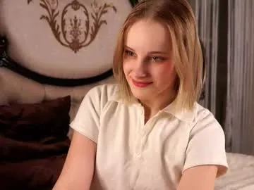 jonnienita — GOAL: put hands under t-shirt and stroke breasts | hello Im new whats happened | #new #young #18 #teen #shy [41 tokens remaining]