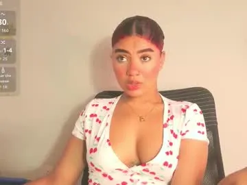 Freechat julieta_flower on Chaturbate