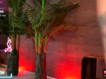 Freechat kairaandrews on Chaturbate