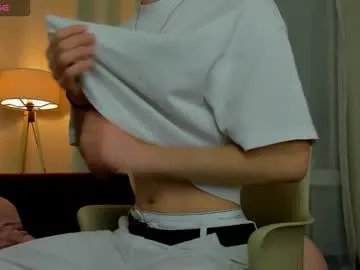 kevinparke — #bigcock #18 #young #gay #newshow dick [0 tokens remaining]