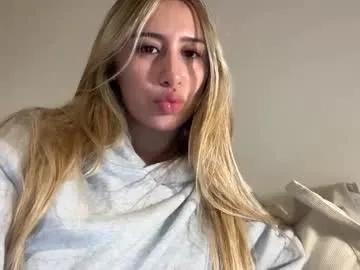 Freechat kikibae2 on Chaturbate