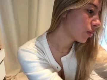 Freechat kikibae2 on Chaturbate