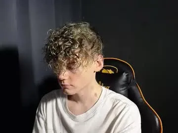 kirill_20_cm on Chaturbate