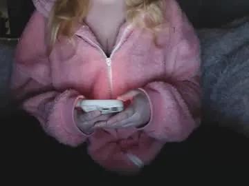 Freechat kymchi on Chaturbate