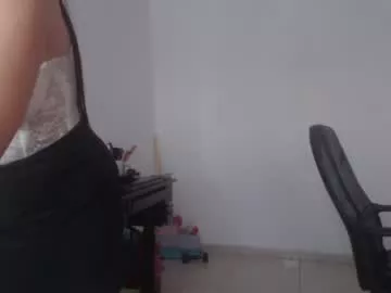 Freechat latinpaprika on Chaturbate
