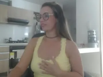 Freechat latinpaprika on Chaturbate