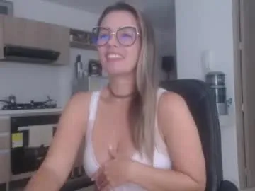 Freechat latinpaprika on Chaturbate