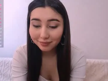 Offline leonieschmith on Chaturbate