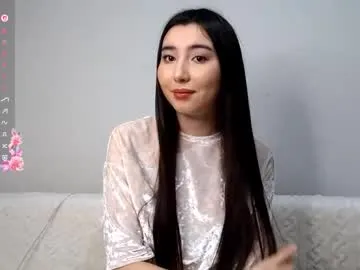 Offline leonieschmith on Chaturbate