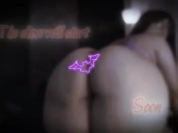 Freechat little_maeve on Chaturbate