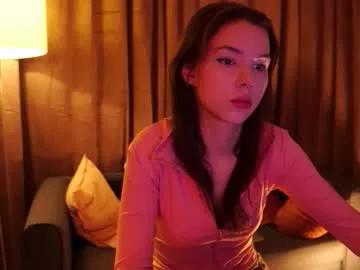 Freechat lovepilll_ on Chaturbate