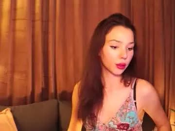 Freechat lovepilll_ on Chaturbate