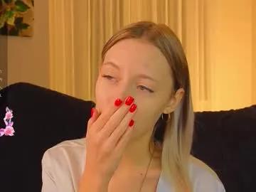 lunariabliss — GOAL:  Kiss you  Hello everyone, I'm Kelly! I'm a #teen, and I love play with #lovense. I'm #18 years old, and I have #bigboobs and a #skinny body. [3 tokens remaining]