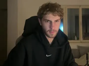 Away melodicass on Chaturbate